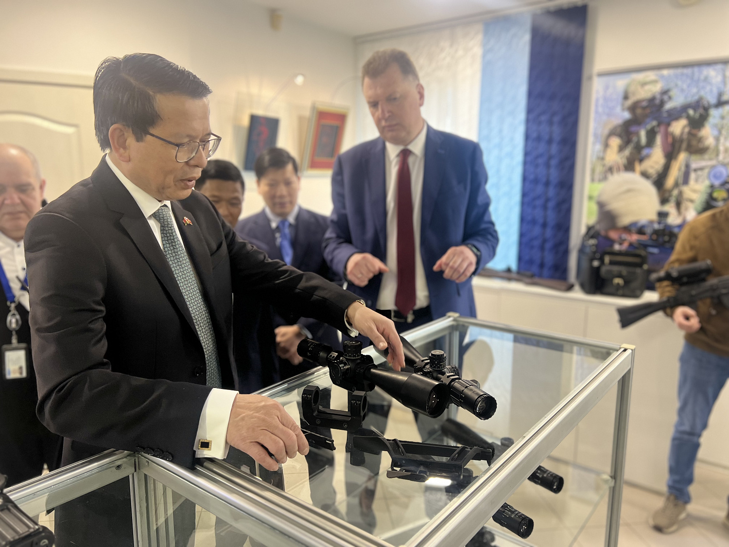 Посольство Социалистической Республики Вьетнам посетило музей ОАО «ММЗ имени С.И. Вавилова - управляющая компания холдинга «БелОМО»