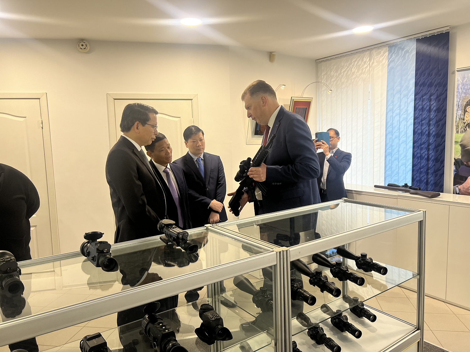 Посольство Социалистической Республики Вьетнам посетило музей ОАО «ММЗ имени С.И. Вавилова - управляющая компания холдинга «БелОМО»